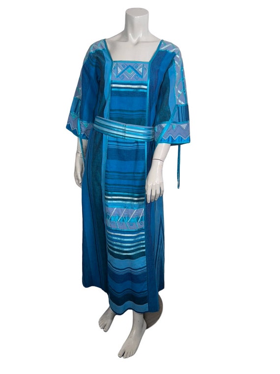 Fantastic Vintage 1970s Josefa Blue Embroidered C… - image 2