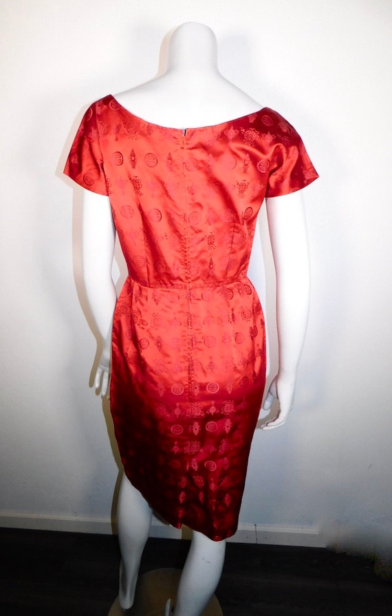 Stunning 1950s Red Silk Satin Chinese Brocade Wig… - image 4