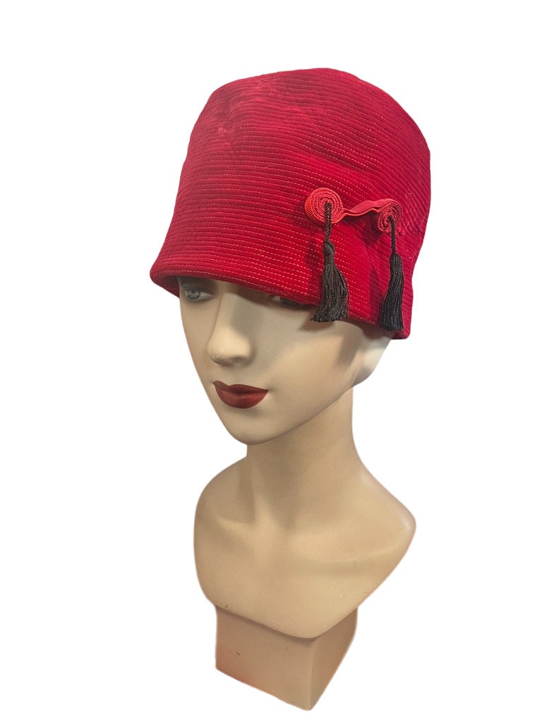 Vintage Noreen Fashions 50s Does 20s Velvet Cloche Style Hat  display picture 1