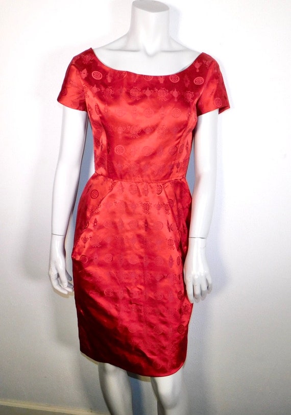 Stunning 1950s Red Silk Satin Chinese Brocade Wig… - image 2