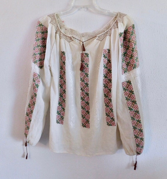 Darling 1940s Romanian Embroidered Cotton Gauze P… - image 3