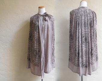 Gorgeous Vintage 1920s Flapper Beaded Taupe Silk Opera Cape