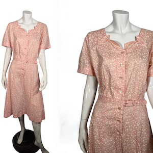 Vintage Wildman Originals Deadstock 40s 50s Day-jurk in roze en wit met riem Volup Plus XL, maat 22