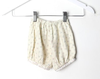 vintage MID-century 1950s floral kid's newborn BLOOMERS shorts -- size 6 months -- great condition