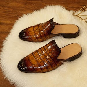 Men’s Handmade Brown Croc Pattern Mule Loafers – Slip-On Leather Shoes