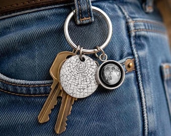 Star Map & Moon Keychain, Personalized Birthday Gift for Him or Her, First Date or Wedding Anniversary Gift, S-124