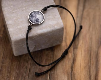 Custom Moon Phase Bracelet for Him or Her with Engraving on the Back Side, Personalized Birthday Gift for Boyfriend or Girlfriend, S-143