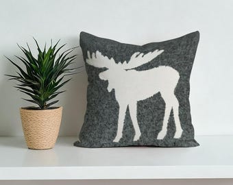 Funda de almohada con silueta de alce, funda de cojín minimalista gris con diseño de bosque, decoración rústica de cabaña, regalo de inauguración de la casa