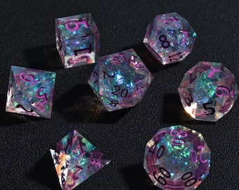 Zestaw kości z żywicy Iridescent Galaxy, fioletowo-niebieski brokat, wielościenne kostki RPG z ostrymi krawędziami