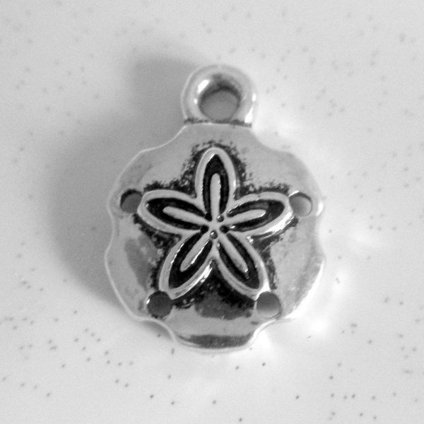 4 Sand Dollar Antique Silver Charms, 16x11mm Sand Dollar Charms, Jewelry Making Charms  G1620