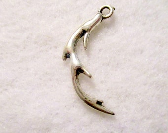10 Antler Antique Silver Charms, 25x12mm Deer Antler Charms, Jewelry Making Supplies   G1517