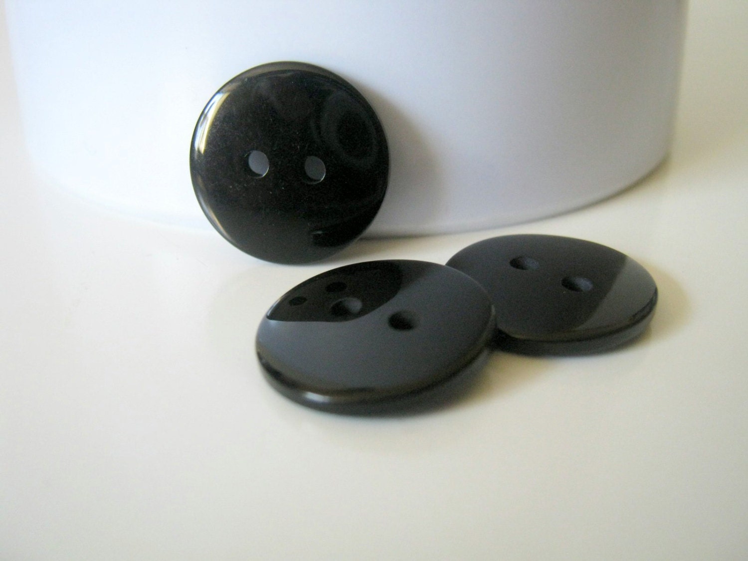 13mm Black Buttons, Black Buttons - 2 Hole - Round - 9/16in. (13mm) - 6  Pieces/Pkg. (nmsl189)