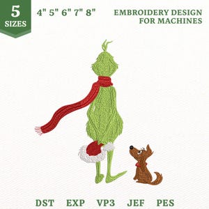 Könnte beinhalten: Ein Stickdesign für Maschinen mit einer grünen Figur, die einen langen roten Schal trägt und eine rote Weihnachtsmütze mit weißem Rand hält. Ein kleiner brauner Hund mit rotem Halsband schaut zu der Figur auf. Text 5 SIZES 4" 5" 6" 7" 8".