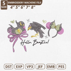 Op de afbeelding: Een borduurmachinebestand met een cartoonontwerp. Het bevat een donkergrijze vleermuisachtige creatuur, een grijze vogel en een hoofdband met een strik. De tekst "Hello. Beastie!" is opgenomen. Maten variërend van 10,16 cm tot 20,32 cm.