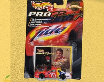 Ricky Craven #32 Tide Racing 2001 Hot Wheels NASCAR 1:64 Scale Car