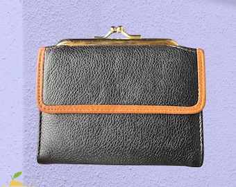 Monedero/Cartera de mano vintage de cuero negro y marrón con cierre de beso