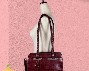Bolso de hombro vintage Y2K de piel sintética con estampado de cocodrilo y dije de mariposa