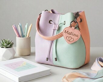 Personalisierter Schlüsselanhänger aus veganem PU Leder | Gravur Name Datum | Geschenk für ihn sie | Keychain individuell