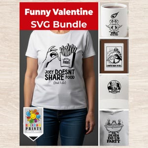 Pode incluir: Uma coleção de itens com tema de Dia dos Namorados, incluindo uma camiseta branca com um gráfico de batatas fritas e texto, uma caneca, uma impressão emoldurada, um boné de beisebol e uma camiseta gráfica. Os itens apresentam designs e texto humorísticos.