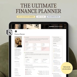 Könnte beinhalten: Ein digitaler Finanzplaner, der auf einem Tablet angezeigt wird. Der Bildschirm zeigt eine Finanzübersicht, Transaktionskategorien und wöchentliche Transaktionen. Der Text "THE ULTIMATE FINANCE PLANNER" steht oben, darunter "AUTO-CALCULATED SUMMARY", "EASY TO USE" und "NO COMPLEX SETUP".