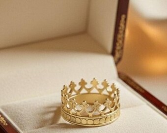 14K Gold Princess Crown Ring, Vintage Inspired