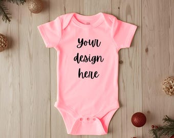 Weihnachten Baby Strampelanzug Mockup: Rosa Bodysuit flach gelegt (Digital Download)
