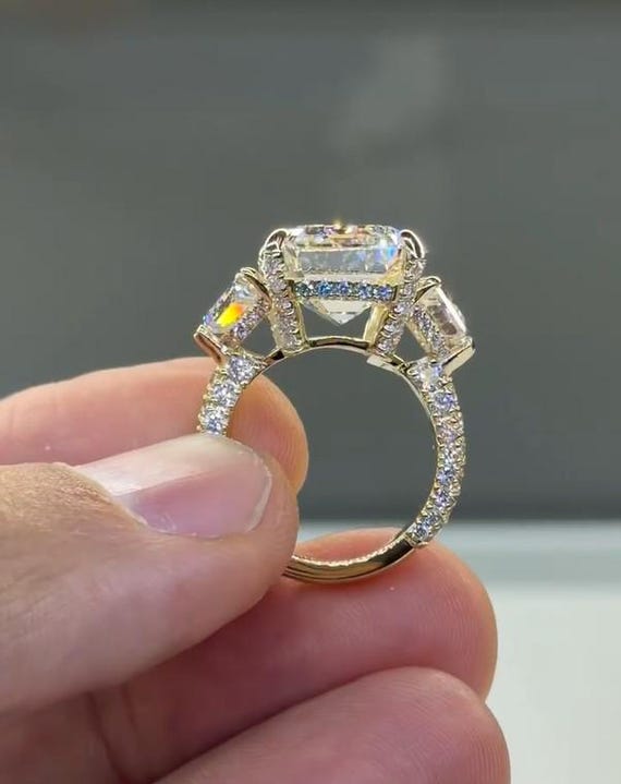 5ct Emerald Cut Lab Grown Diamond Engagement Ring, Tapered Step Cut SideStone Ring, IGI Certified  Diamond, Luxury Diamond Bridal Ring