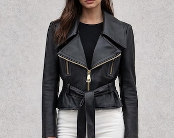 Chaqueta de cuero genuino negra para mujer, ideal para fiestas y ocasiones especiales.