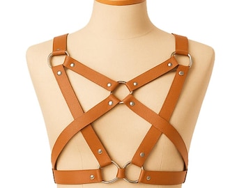 Arnés de cuero genuino marrón claro con anilla en O – Ajustable para cosplay y fiestas.