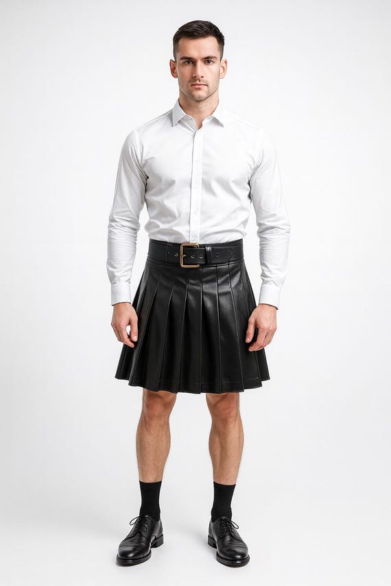 Men's Black Cowhide Leather Kilt: Modern Highland Fashion