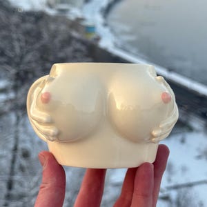 Handgjord keramisk torso-mugg | Body Positive Art-mugg