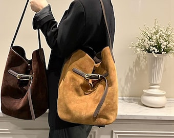 Weiche Wildleder Schultertasche • Slouchy Minimalist Damen Handtasche • Jeden Tag stilvolles Accessoire
