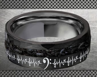 Anillo de boda con cuerdas de bajo, anillo de boda con canción, anillo de boda musical, anillo de tungsteno, anillos de boda para hombre, anillo de hombre personalizado, anillo de guitarra martillado
