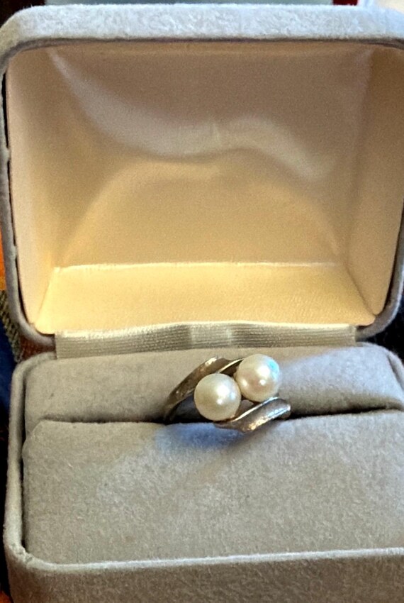 Samuel Platzer 10k pearl bypass ring size 5