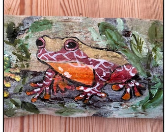Arte de sapo de madeira flutuante pintada à mão: decoração para casa costeira
