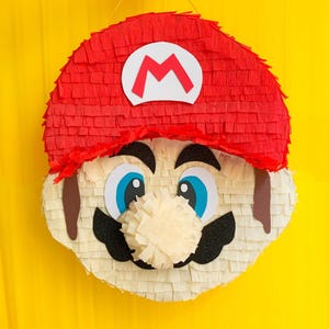 Mario-inspirerad piñata, prinsesspiñata, handgjord födelsedagsfestdekoration, anpassad barnfestdekoration, olika storlekar och karaktärsalternativ