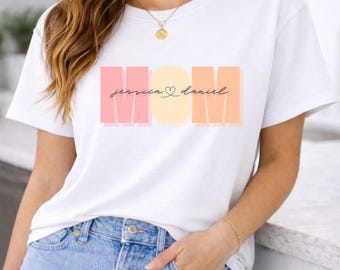 Personalized Mom Shirt, Custom Name Tee, Minimalist Mama Design, T-Shirt with Personalization for Mothers.