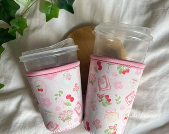 Rękaw Blossom Iced Coffee, wielokrotnego użytku neoprenowy rękaw na kubek, ocieplacz na mrożoną kawę, uroczy pokrowiec na napój, prezent dla miłośników kawy