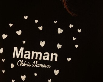 Personalisiertes Sweatshirt mit bestickten Herzen als Geschenk