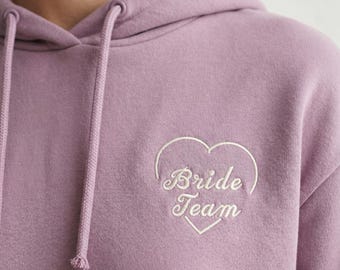 Embroidered heart hoodie with names · Couple, date, or nickname of your choice · Wedding & Valentine's Day gift · French embroidery · The Declaration