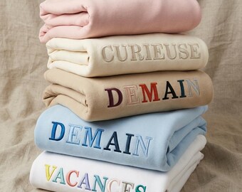 Personalisierter, bestickter Hoodie mit Schriftzug/Text | Geburtstags-/Partygeschenk/Geschenk zur Wertschätzung | Handgefertigter Hoodie aus Lille, Frankreich | Premium-Baumwolle, 22 Farben