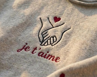 Sweat Brodé Personnalisé Ensemble Mains Entrelacées | Cadeau Couple Saint Valentin Amour | Hoodie Artisanal Lille France | 22 Coloris