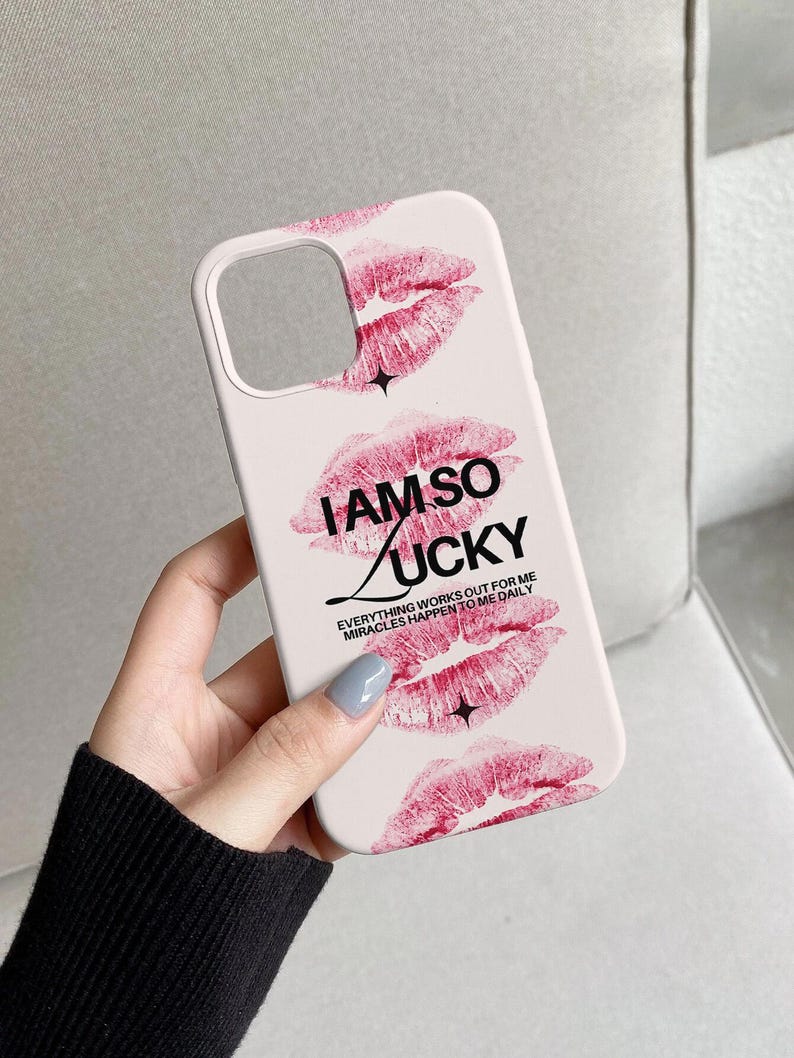 Rosa läppar telefonskal, lycklig tjej iPhoneskal, kokett estetiskt telefonskal, lyckocitat telefonskal, sött tjejigt iPhoneskal bild 7