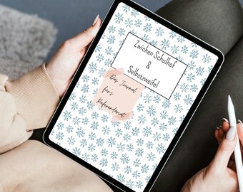 May include: A tablet displaying a floral pattern and text in German. The text reads "Zwischen Schulhof & Selbstzweifel" and "Das Journal fürs Referendariat". The tablet is held by a person, with a stylus in hand.