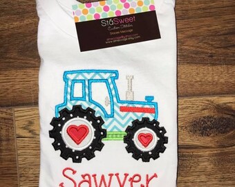 Tractor de San Valentín con apliques personalizados con camiseta o mono de manga larga o corta con corazón