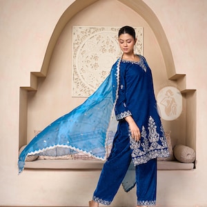 green emerald velvet dress Modern Eid Wear for Women in Pink Satin