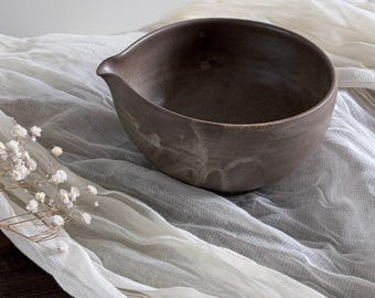 Tigela de cerâmica artesanal para misturar / Tigela para despejar cerâmica feita em torno / Tigela para matcha