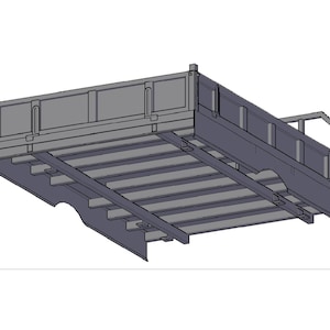 Puede incluir: Representación gris tridimensional de una caja de camión. La cama tiene forma rectangular con paneles laterales y un suelo de listones. El diseño incluye vigas de soporte y un marco trasero.