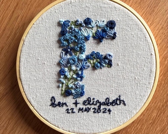 Personalised Floral Initial Embroidery Hoop – Custom Wedding Keepsake & Anniversary Gift