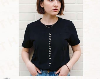 Minimalist  "Bibliophile &."  T-Shirt.  Dark Academia Book Lover Apparel. Original design